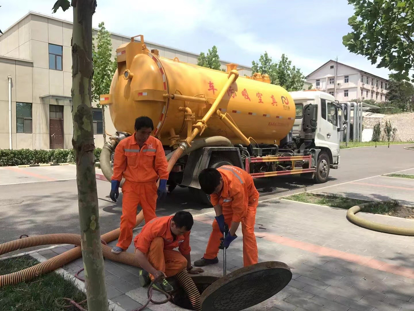 广丰化粪池清理与5-8吨吸粪车施工效率分析
